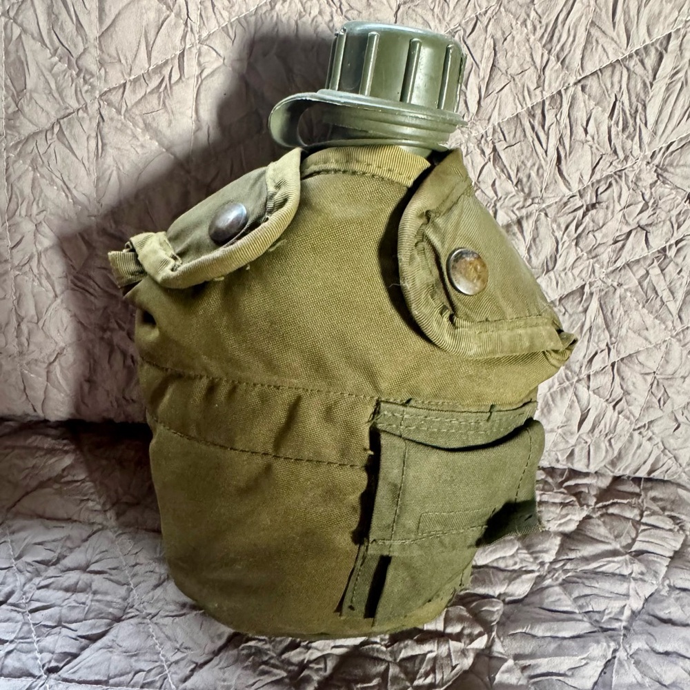 Vintage 1976 US Military Issue 1QT Canteen & ALICE Insulated Cover GI⁠ Gorpcore
